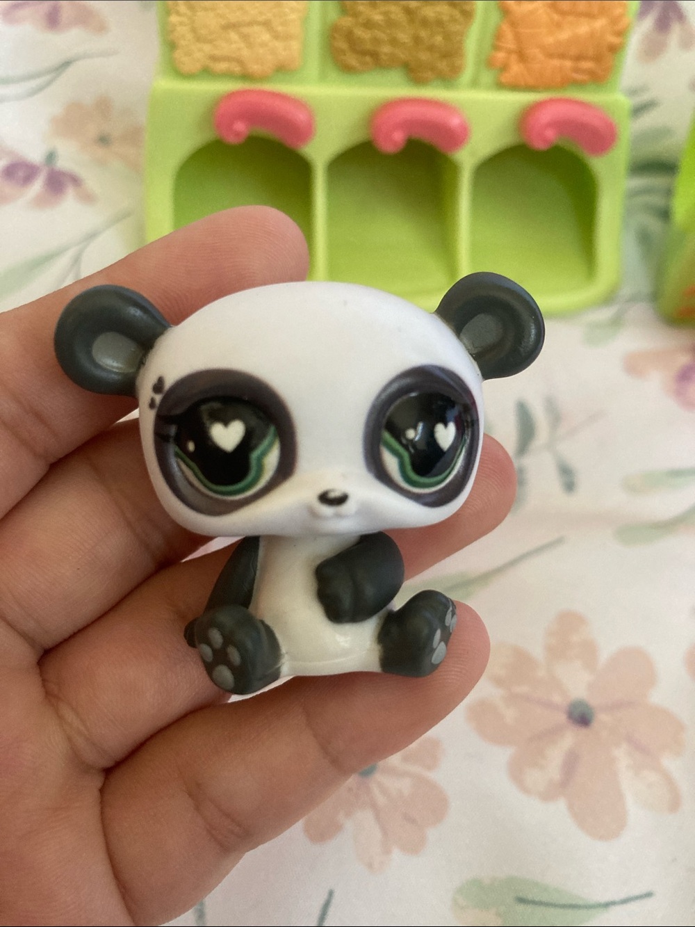 Littlest Pet Shop Lot With 2 Pets And Accessories - Picture 6 of 9
